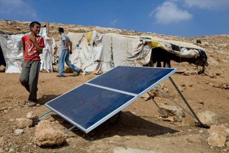 Palestinians rely on solar panels